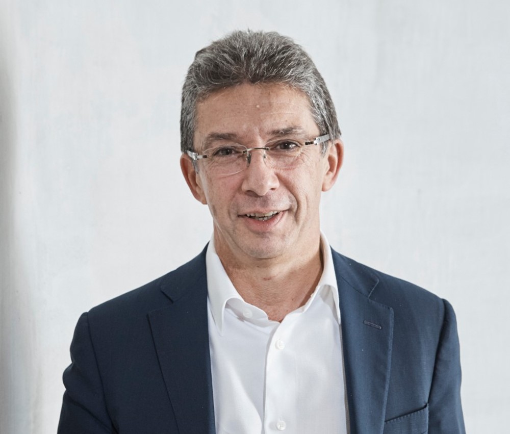 /media/hgcfsqe3/andre-calantzopoulos_v2-1.jpg?width=1000&height=700¢er=0,310203302472082,0,519187358916479&mode=crop