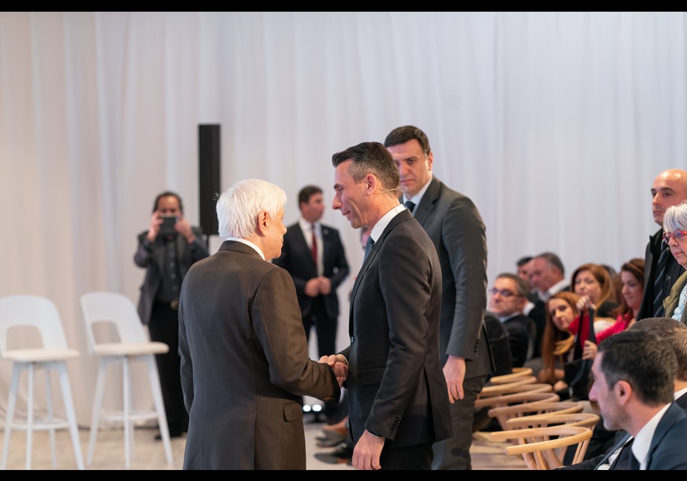 (Από αριστερά) O Πρόεδρος της Δημοκρατίας, κ. Προκόπης Παυλόπουλος, ο Πρόεδρος & CEO της Παπαστράτος, κ. Χρήστος Χαρπαντίδης και ο Υπουργός Υγείας, κ. Βασίλης Κικίλιας