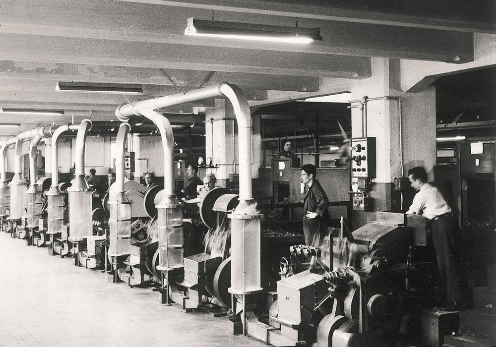 Το εσωτερικό του εργοστασίου από την δεκαετία του 1950